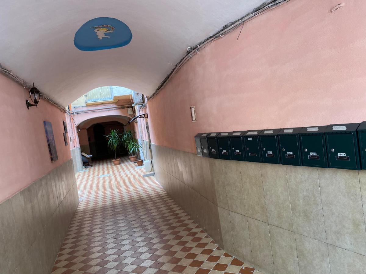 مبيت وإفطار نابولي Na Tazzulel E Cafe المظهر الخارجي الصورة