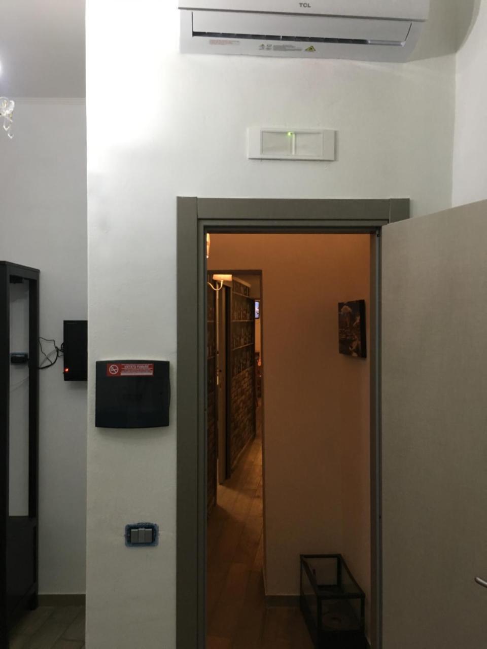 مبيت وإفطار نابولي Na Tazzulel E Cafe المظهر الخارجي الصورة