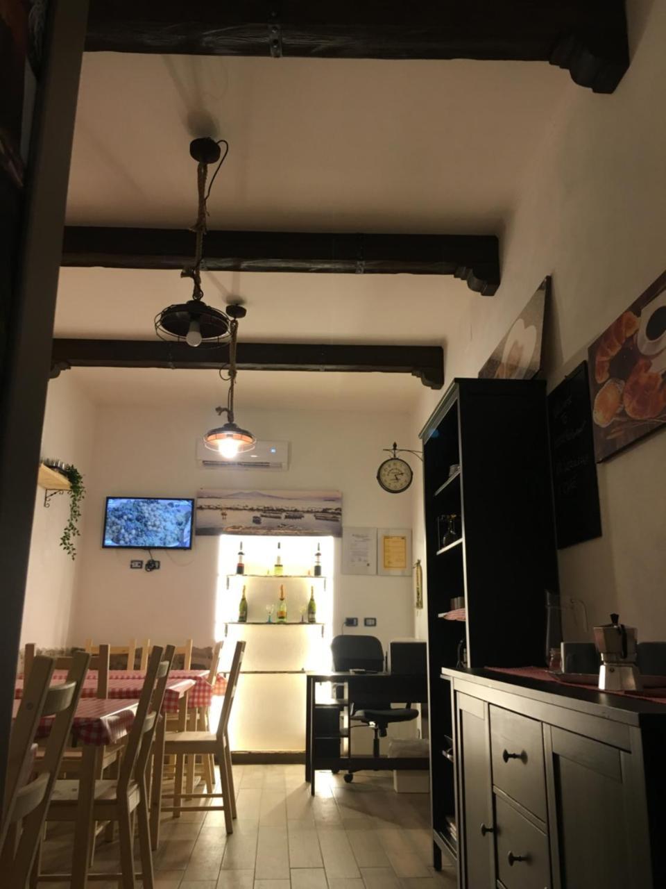 مبيت وإفطار نابولي Na Tazzulel E Cafe المظهر الخارجي الصورة