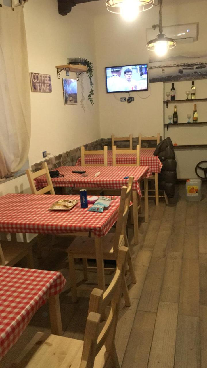 مبيت وإفطار نابولي Na Tazzulel E Cafe المظهر الخارجي الصورة