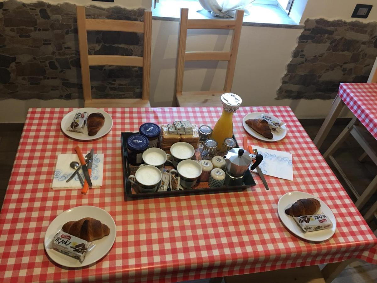 مبيت وإفطار نابولي Na Tazzulel E Cafe المظهر الخارجي الصورة
